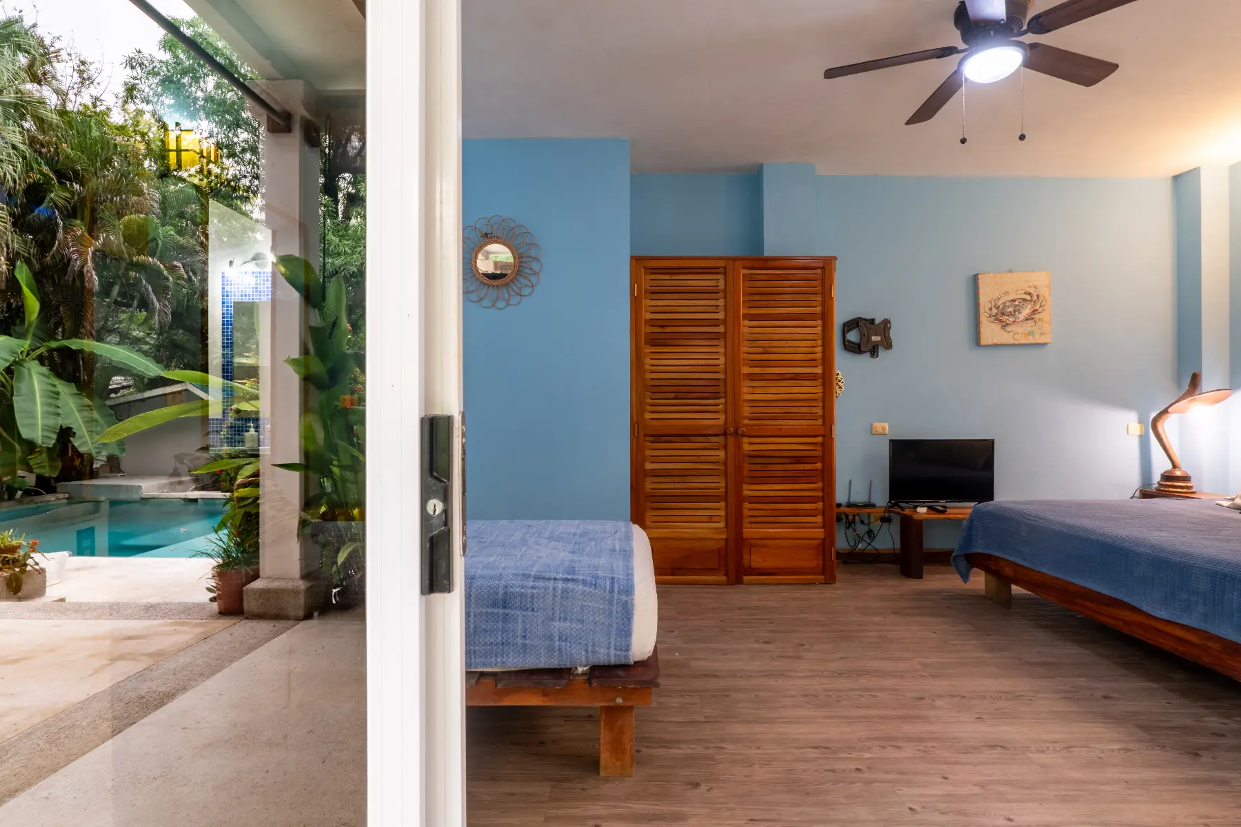 Blue apartment photo 8