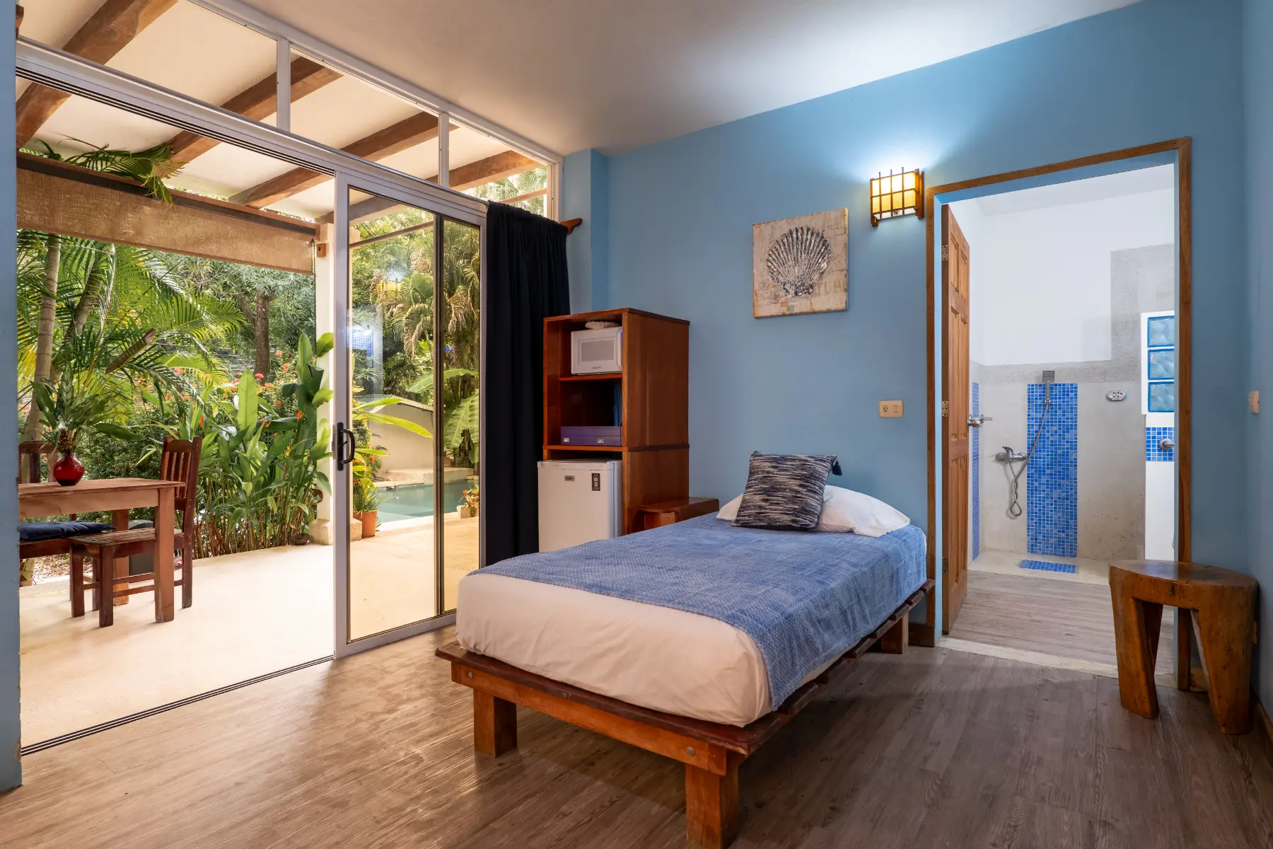 Blue apartment photo 10