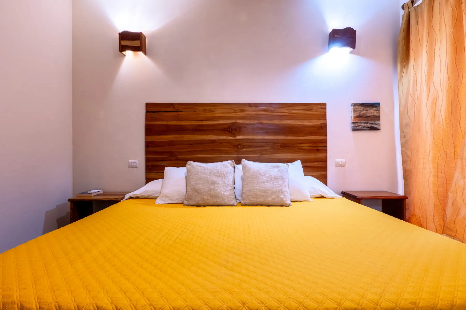 Brown apartment photo 5