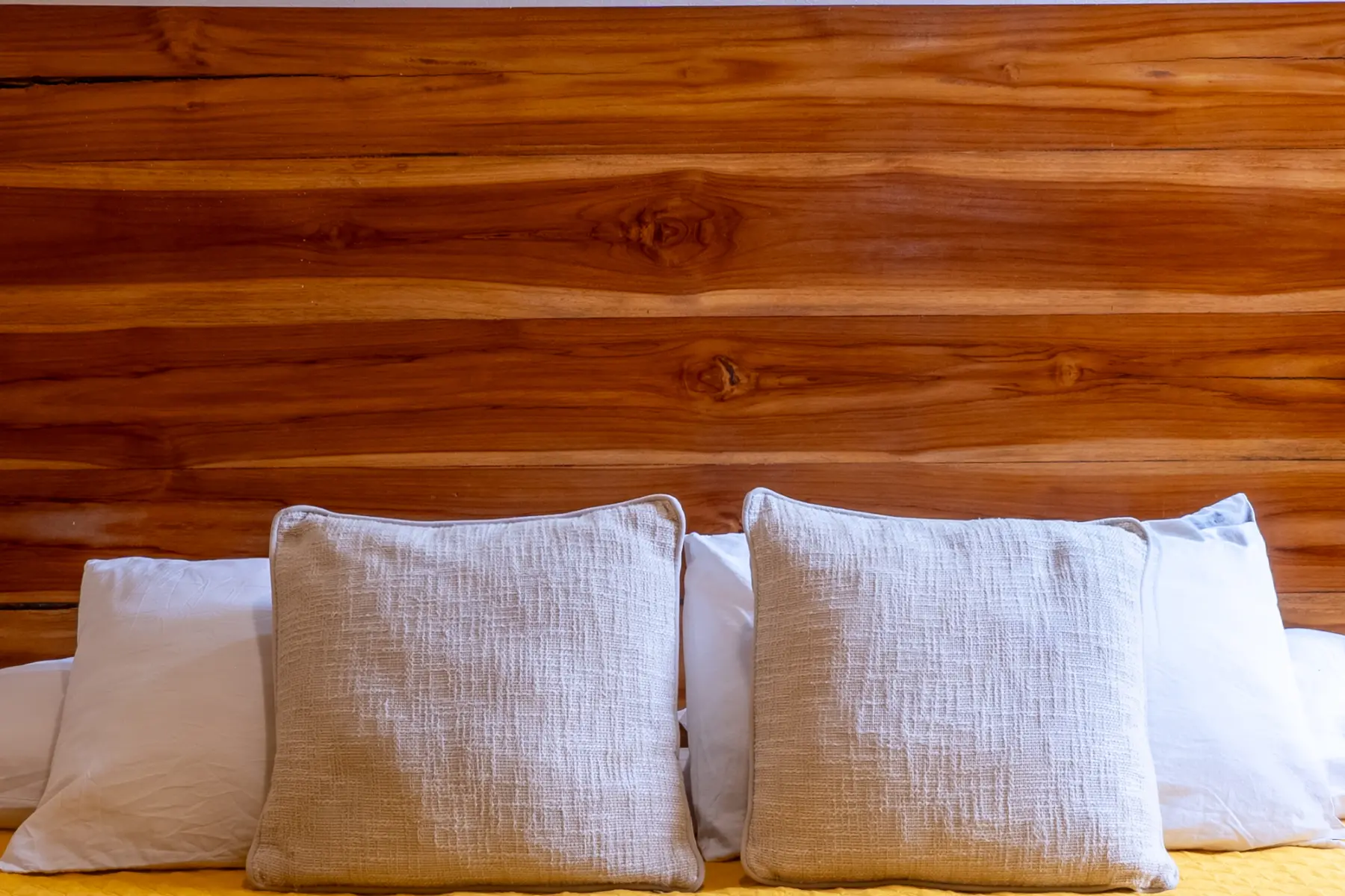 Brown apartment photo 7