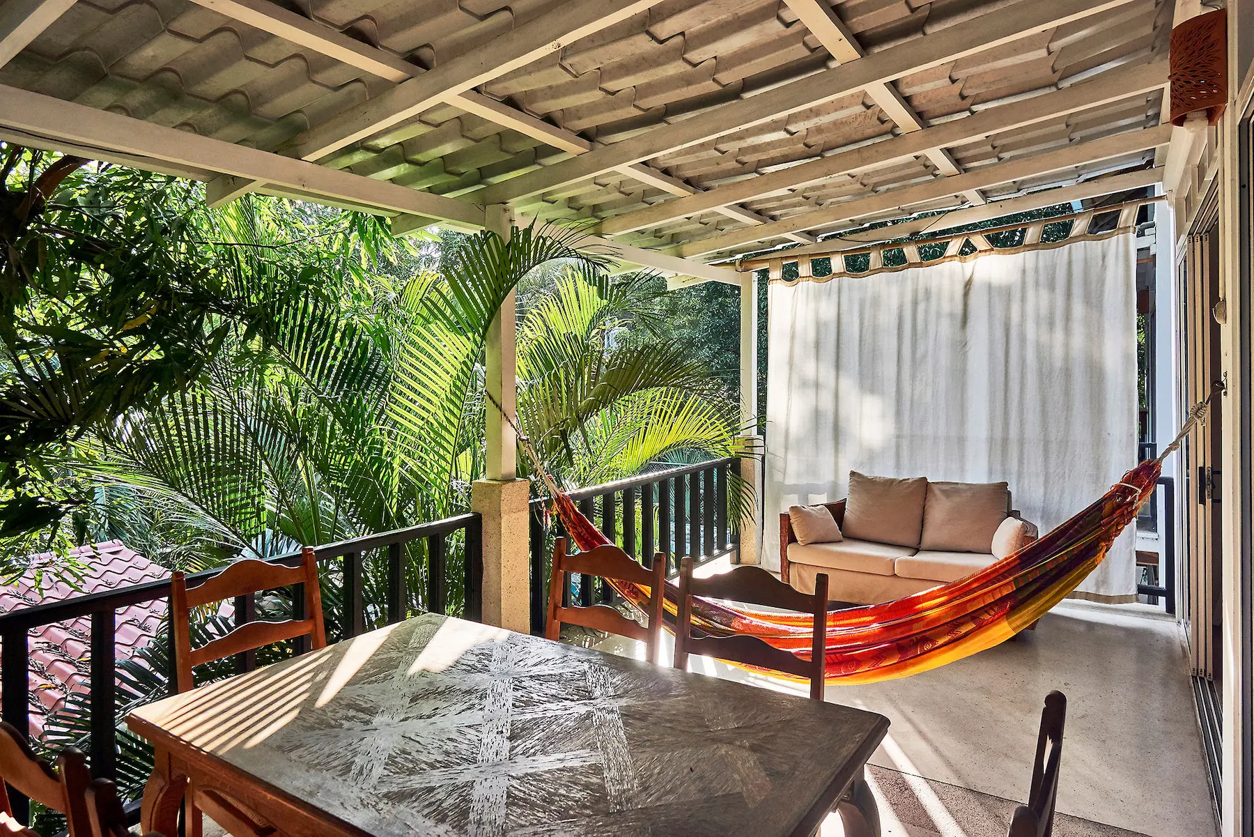 Master apartment photo 9