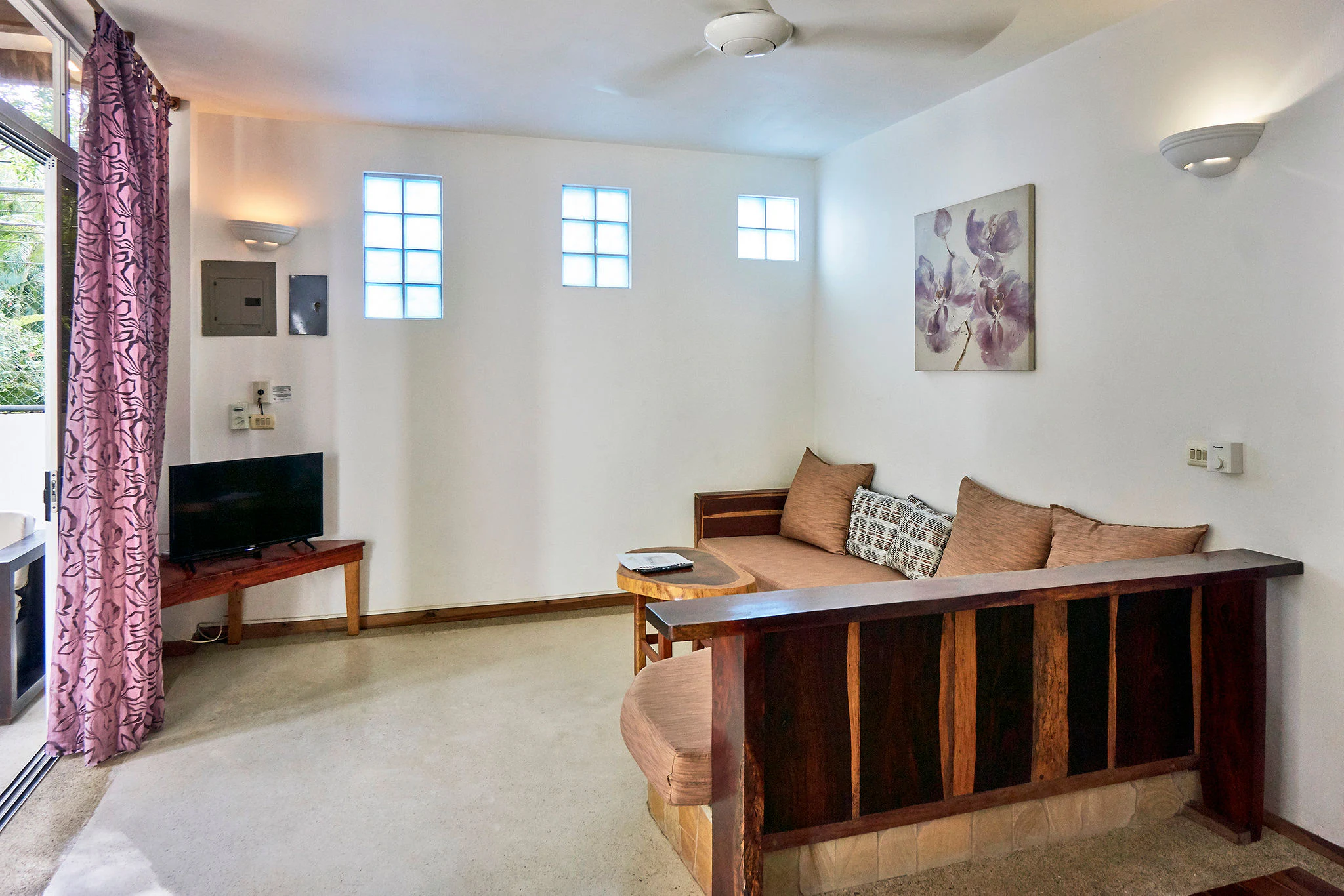 White apartment photo 12